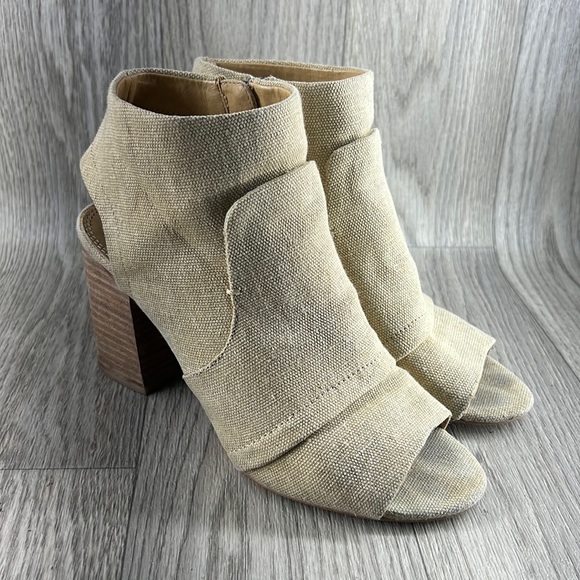 Splendid Darlene Canvas Peep Toe Bootie - Picture 1 of 16